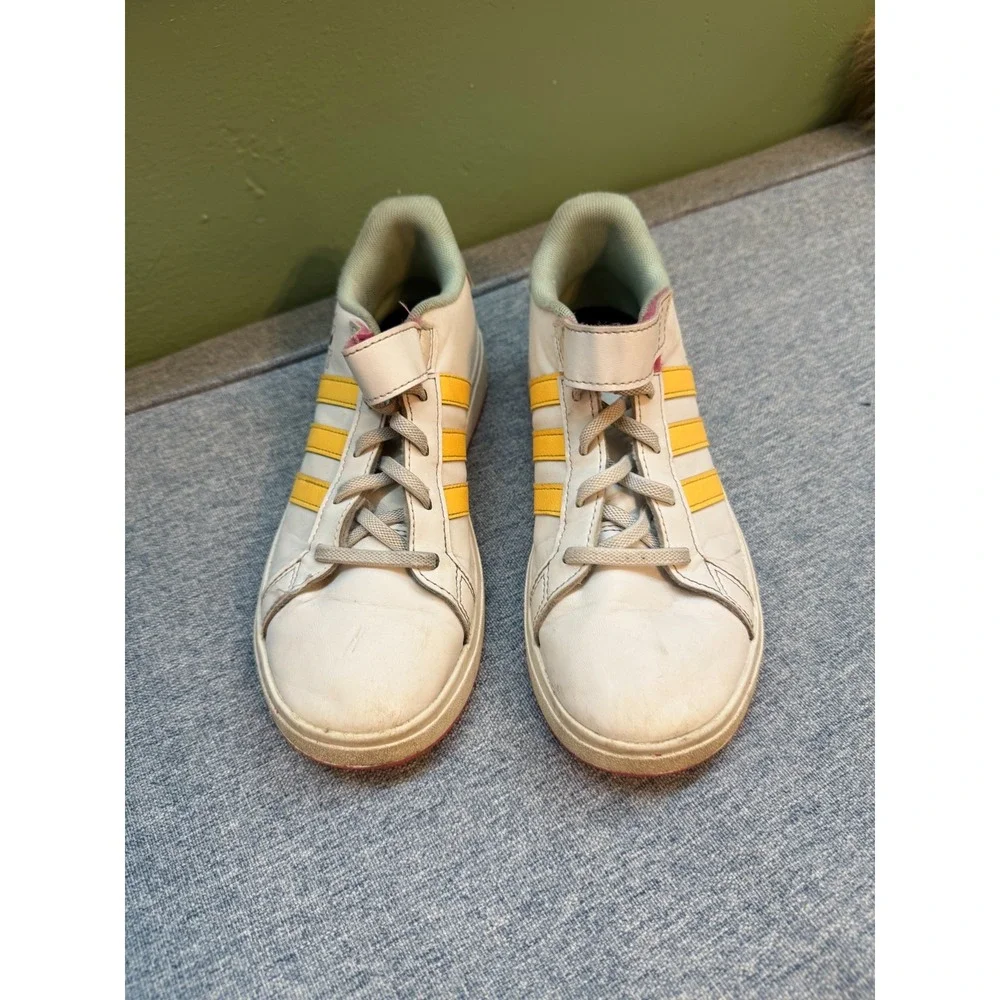 Adidas x Disney Grand Court Girls Size US 4 White Minnie Mouse Shoes Sneakers